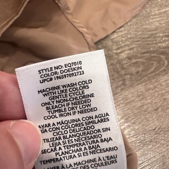 Equipment Womens XS Satin Button Down Shirt Doeskin Brown‎ Classic Old Money - Picture 5 of 6